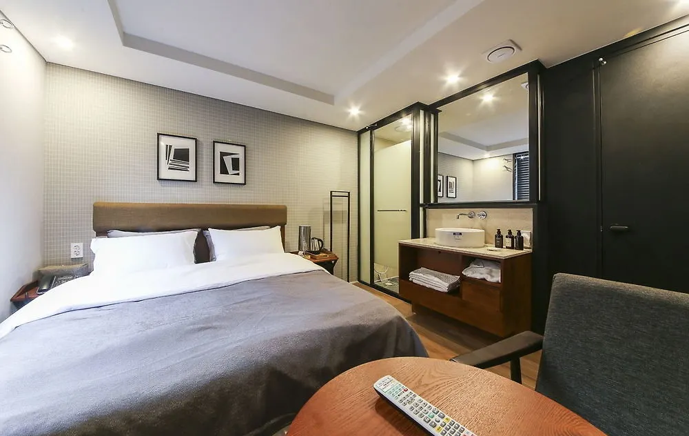 Brown Dot Hotel Gwangan Beach Μπουσάν 2*,
