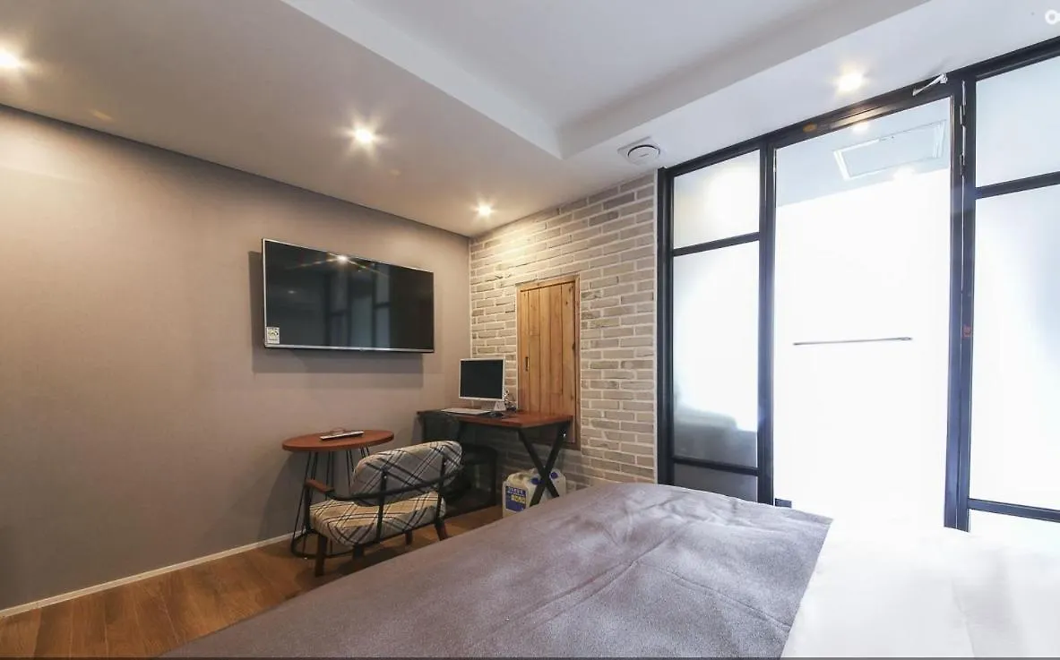 Brown Dot Hotel Gwangan Beach Μπουσάν 2*,